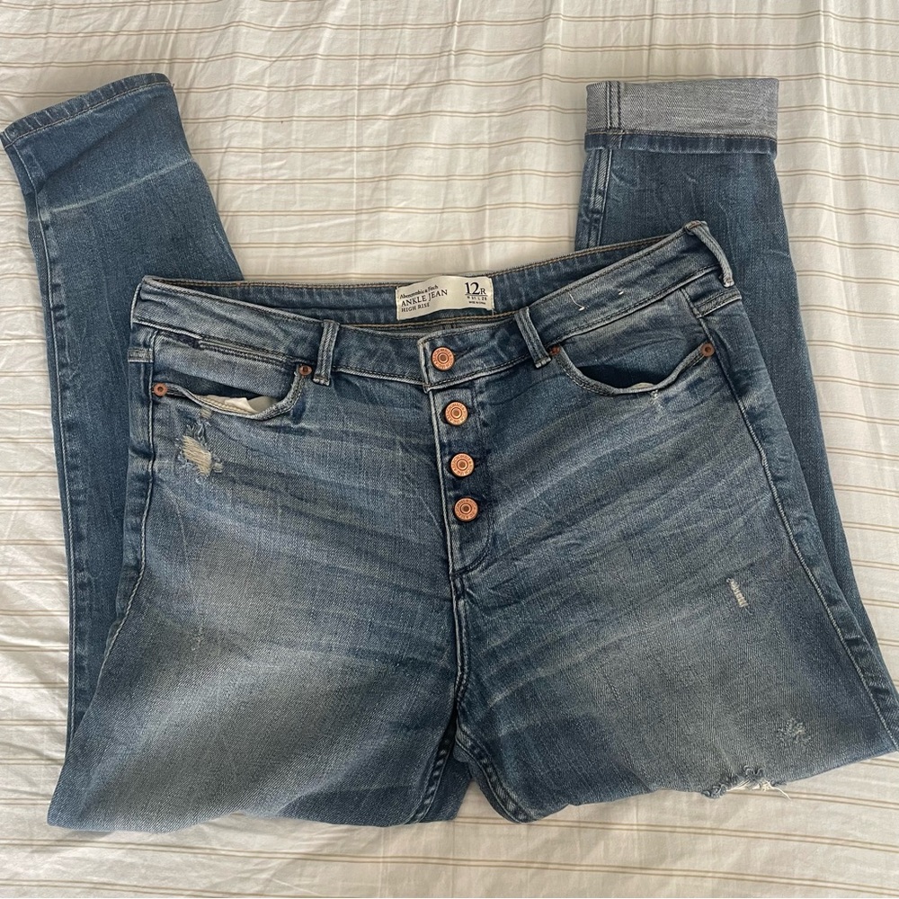 Abercrombie & fitch high rise and ankle jeans